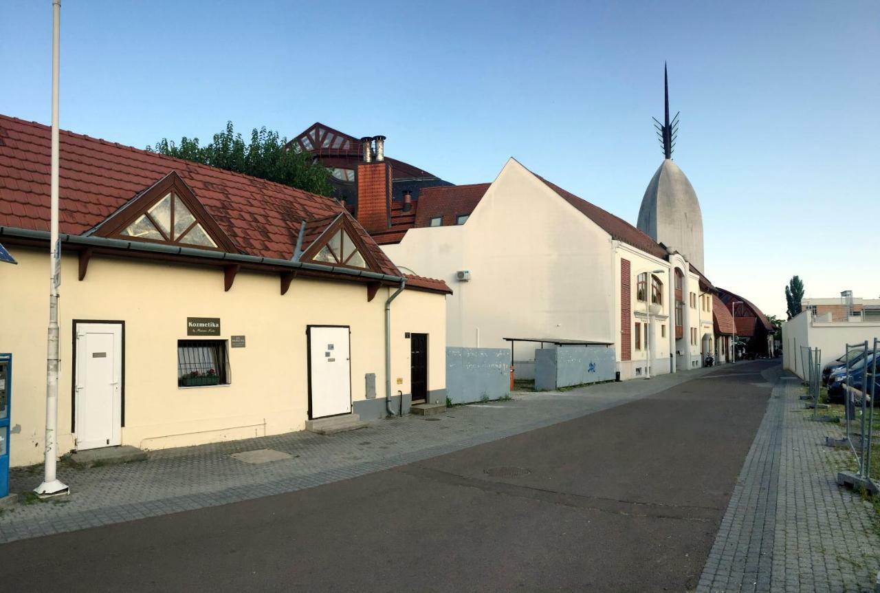 Kertesz-Haz Hotel Eger Luaran gambar
